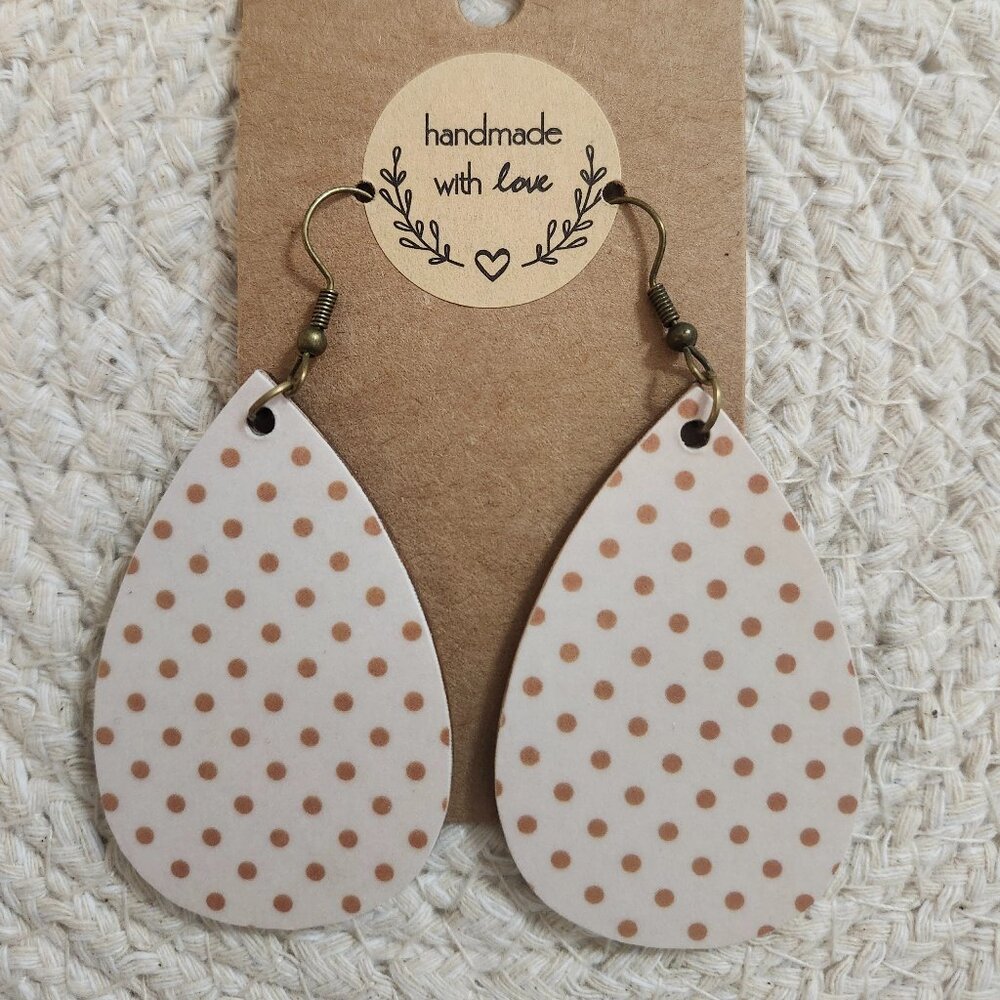 ~Handmade~ vintage style, boho, botanical earrings